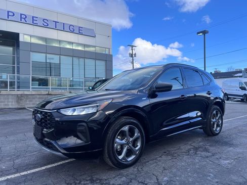 Used 2023 Ford Escape ST-Line w/ Tech Pack #1 AWD/4WD image 4