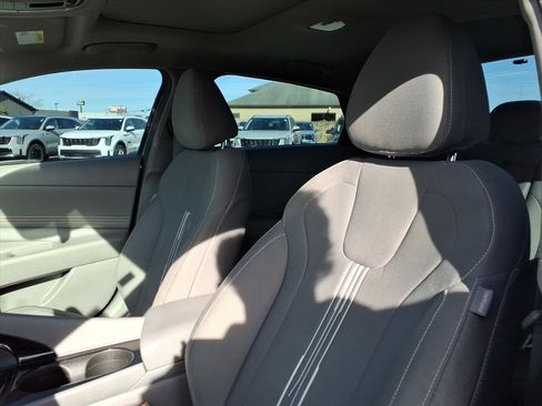 Used 2021 Hyundai Elantra SEL w/ Convenience + Premium Package image 13