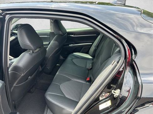 Used 2019 Toyota Camry SE w/ Convenience Package FWD image 18