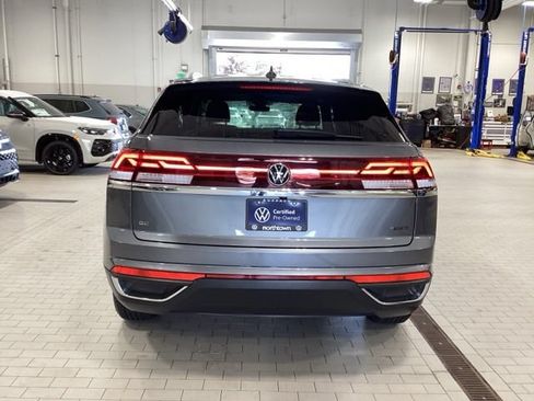 Certified 2024 Volkswagen Atlas Cross Sport SE AWD/4WD image 29
