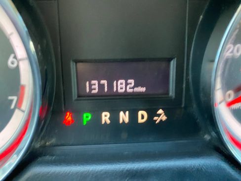 Used 2012 Dodge Grand Caravan SXT FWD image 22