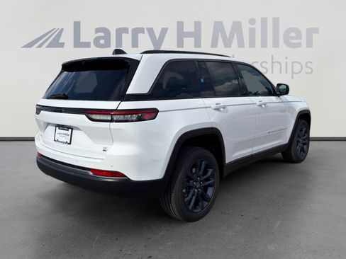 New 2026 Jeep Grand Cherokee Limited AWD/4WD image 6