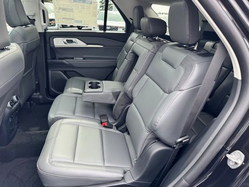 New 2025 Ford Explorer Active w/ Active Comfort Package image 32
