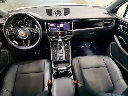 Certified 2023 Porsche Macan AWD/4WD image 15