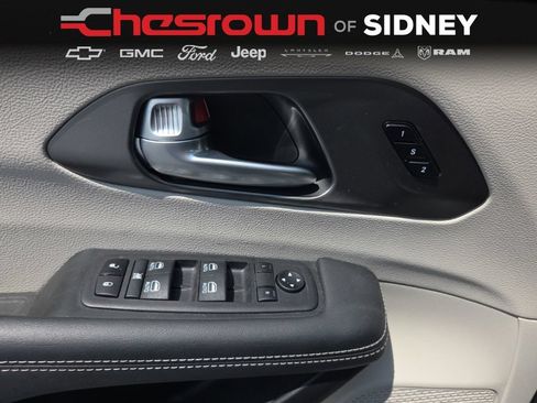 Used 2024 Chrysler Pacifica Touring-L w/ Uconnect Theater Family Group AWD/4WD image 34