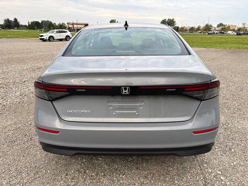 Used 2025 Honda Accord SE image 10