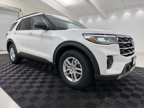 New 2026 Ford Explorer Active w/ Active Comfort Package image 1