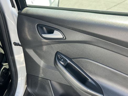 Used 2018 Ford Focus SE FWD image 22