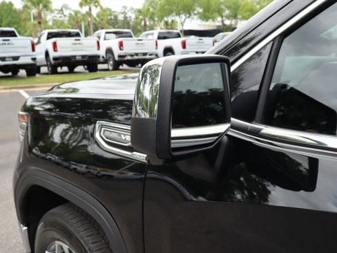 Used 2025 GMC Sierra 1500 SLT w/ SLT Premium Plus Package RWD image 17