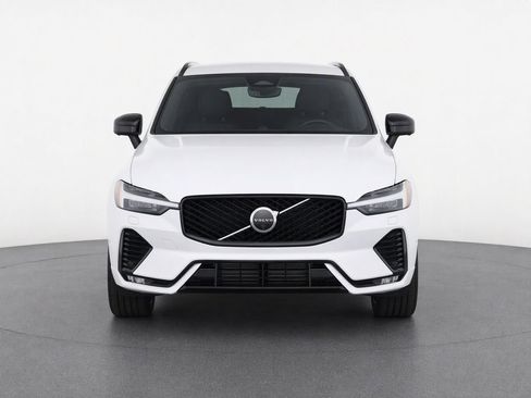 Certified 2026 Volvo XC60 B5 Plus AWD/4WD image 5