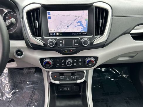 Used 2024 GMC Terrain SLT w/ Infotainment Package II AWD/4WD image 25