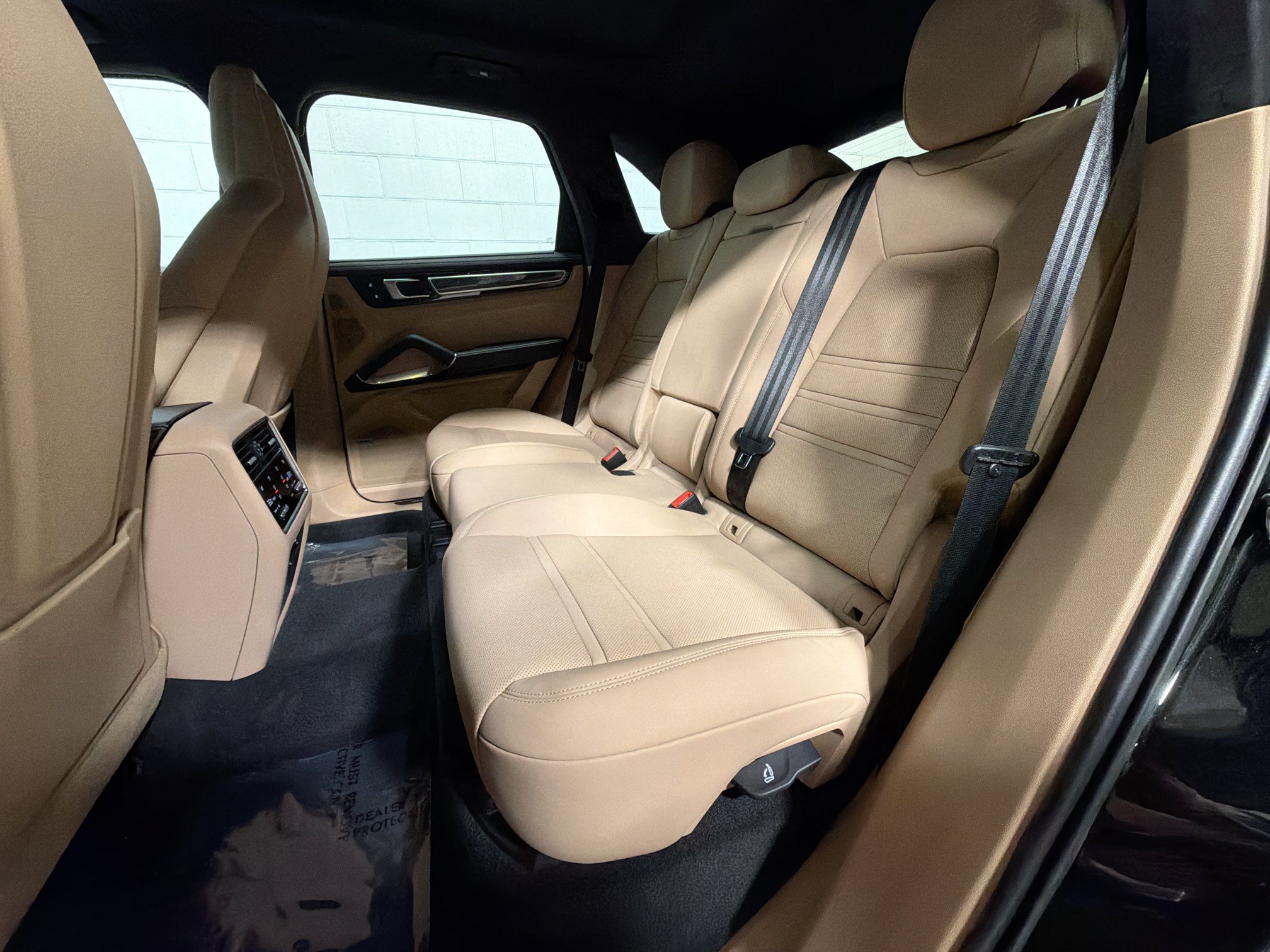 Certified 2023 Porsche Cayenne Turbo AWD/4WD image 22