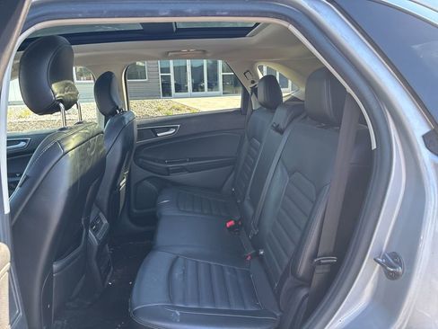 Used 2016 Ford Edge SEL w/ Equipment Group 201A AWD/4WD image 9