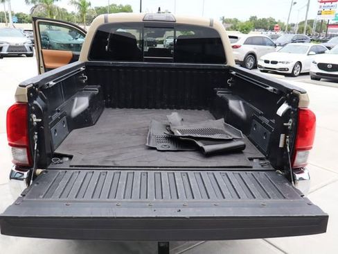 Used 2018 Toyota Tacoma SR5 RWD image 20