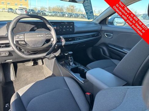 Used 2025 Kia K4 LXS image 11
