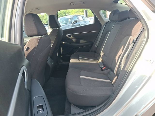 Used 2025 Hyundai Sonata SEL FWD image 10