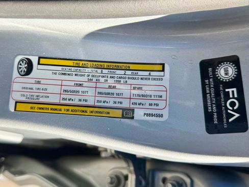 Used 2023 Jeep Grand Cherokee L Laredo image 12