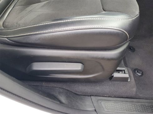 Used 2022 Jeep Grand Cherokee L Laredo image 38