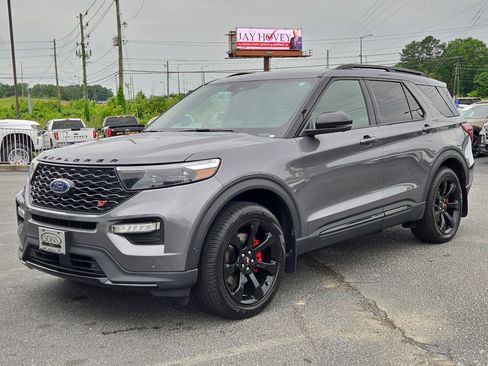 Certified 2022 Ford Explorer ST w/ Equipment Group 401A AWD/4WD image 3