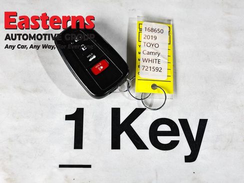 Used 2019 Toyota Camry XLE w/ Carpet Mat Package FWD image 26