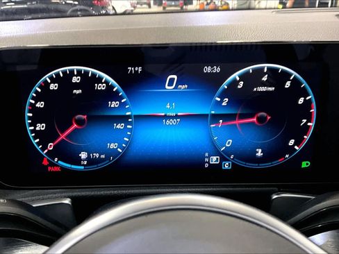Used 2023 Mercedes-Benz GLB 250 4MATIC image 26