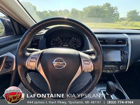 Used 2013 Nissan Altima 2.5 SL w/ Technology Pkg FWD image 13