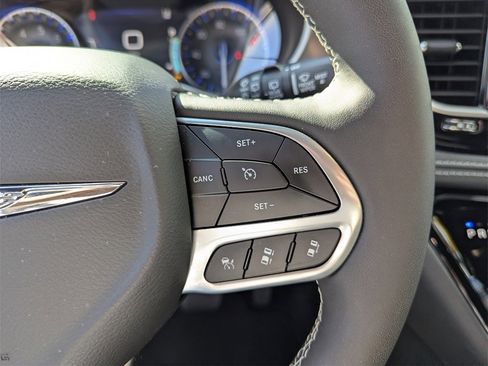 New 2025 Chrysler Pacifica Select image 23