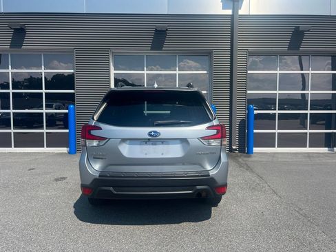 Used 2021 Subaru Forester Premium AWD/4WD image 3