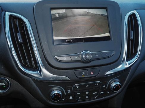 Used 2023 Chevrolet Equinox LT FWD image 12