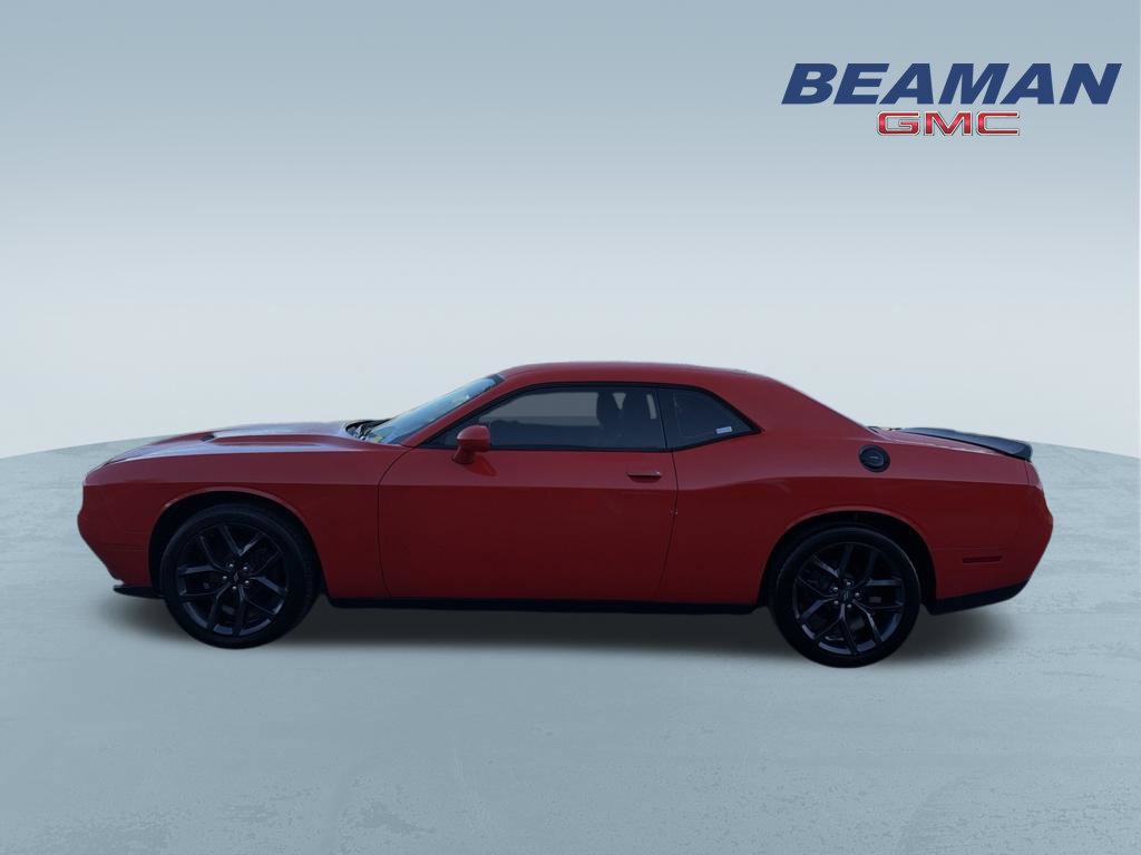 Used 2019 Dodge Challenger SXT w/ Driver Convenience Group RWD image 4
