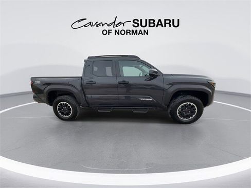 Used 2025 Toyota Tacoma TRD Off-Road image 9