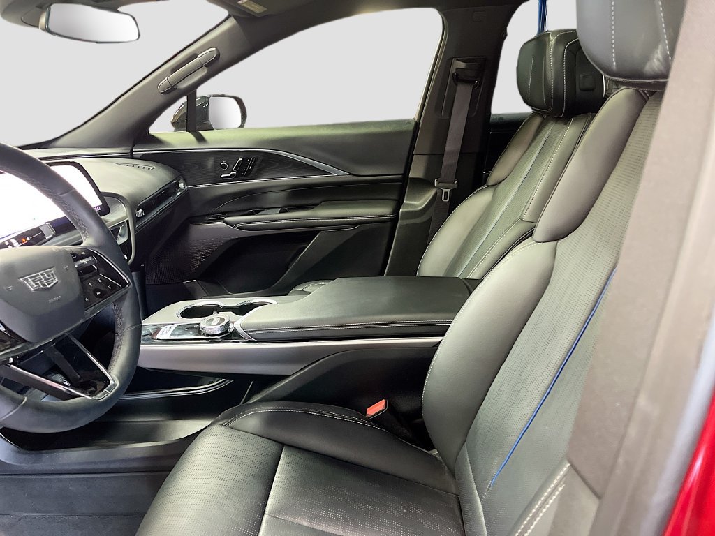 Used 2025 Cadillac Lyriq Sport AWD/4WD image 24