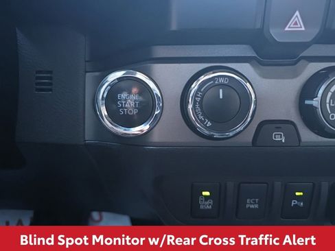 Used 2019 Toyota Tacoma TRD Off-Road w/ Technology Package image 28