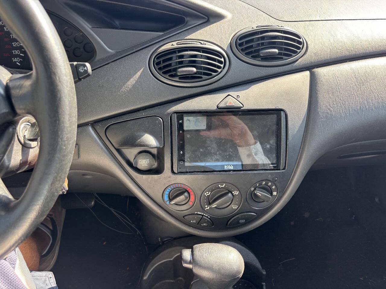 Used 2002 Ford Focus SE FWD image 11
