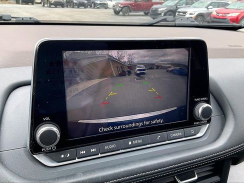 Used 2023 Nissan Rogue SV image 20