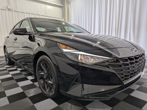 Used 2022 Hyundai Elantra SEL w/ Convenience Package image 5