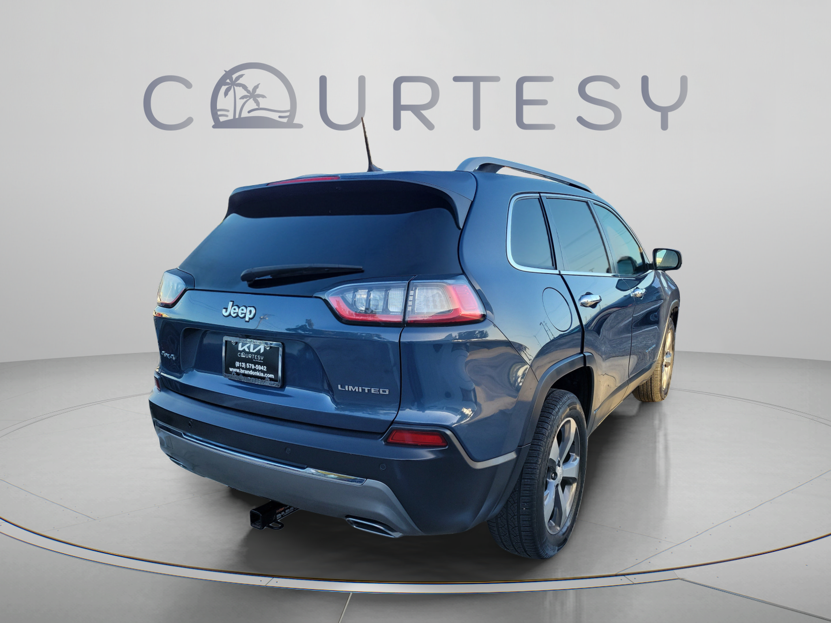 Used 2019 Jeep Cherokee Limited AWD/4WD image 3