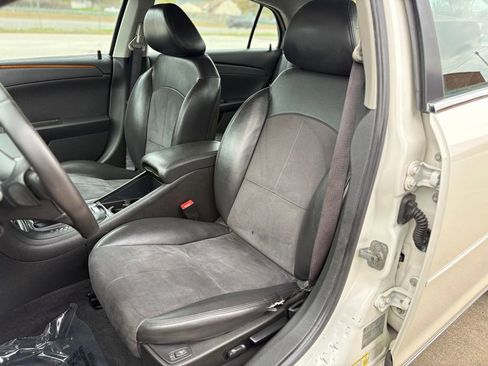 Used 2010 Chevrolet Malibu LT FWD image 22