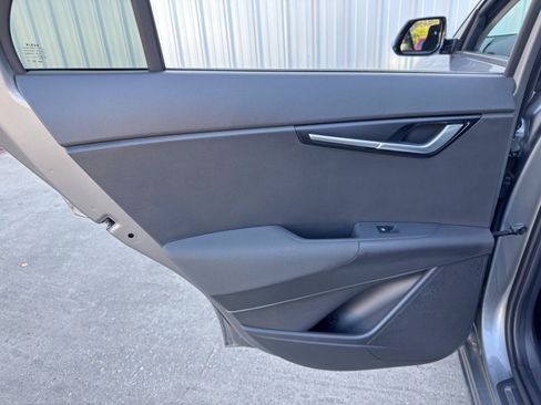 Used 2023 Kia Niro SX Touring image 38