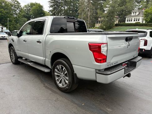 Used 2017 Nissan Titan SL AWD/4WD image 8