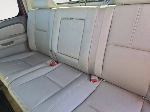 Used 2014 Chevrolet Silverado 2500 LTZ w/ LTZ Plus Package image 13