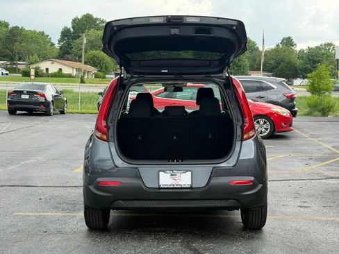 Used 2020 Kia Soul LX FWD image 11