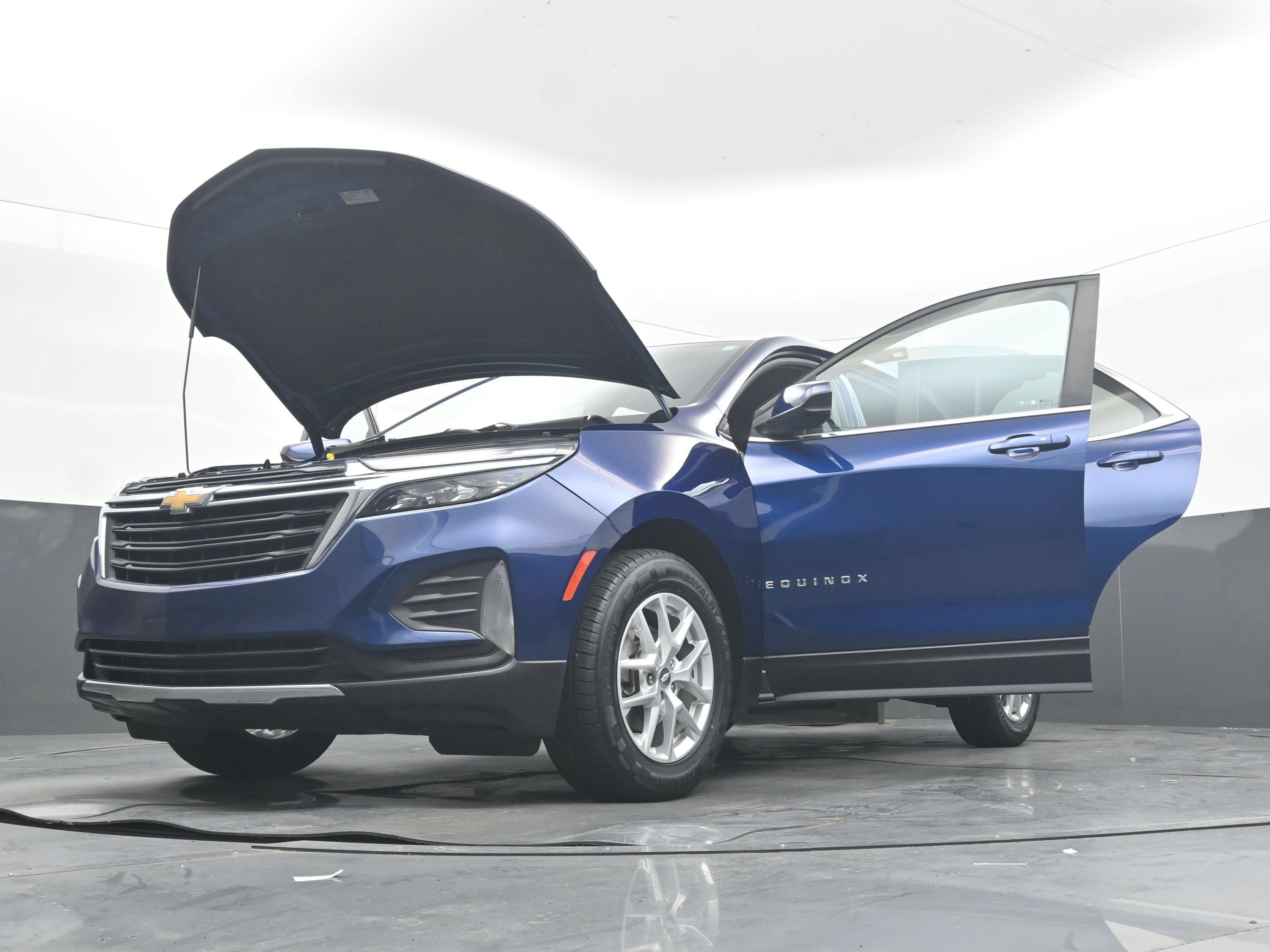 Used 2023 Chevrolet Equinox LT FWD image 41