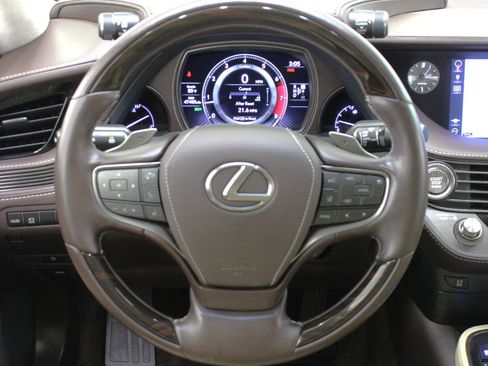Used 2018 Lexus LS 500 w/ Luxury Package RWD image 59