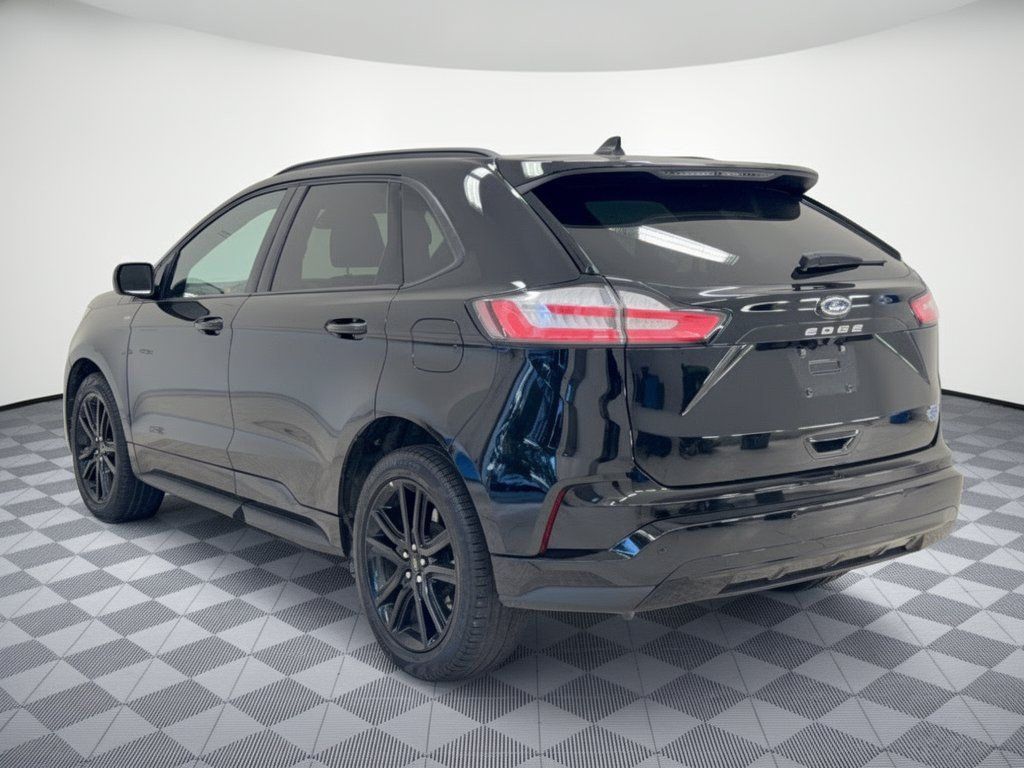 Used 2023 Ford Edge ST-Line AWD/4WD image 3