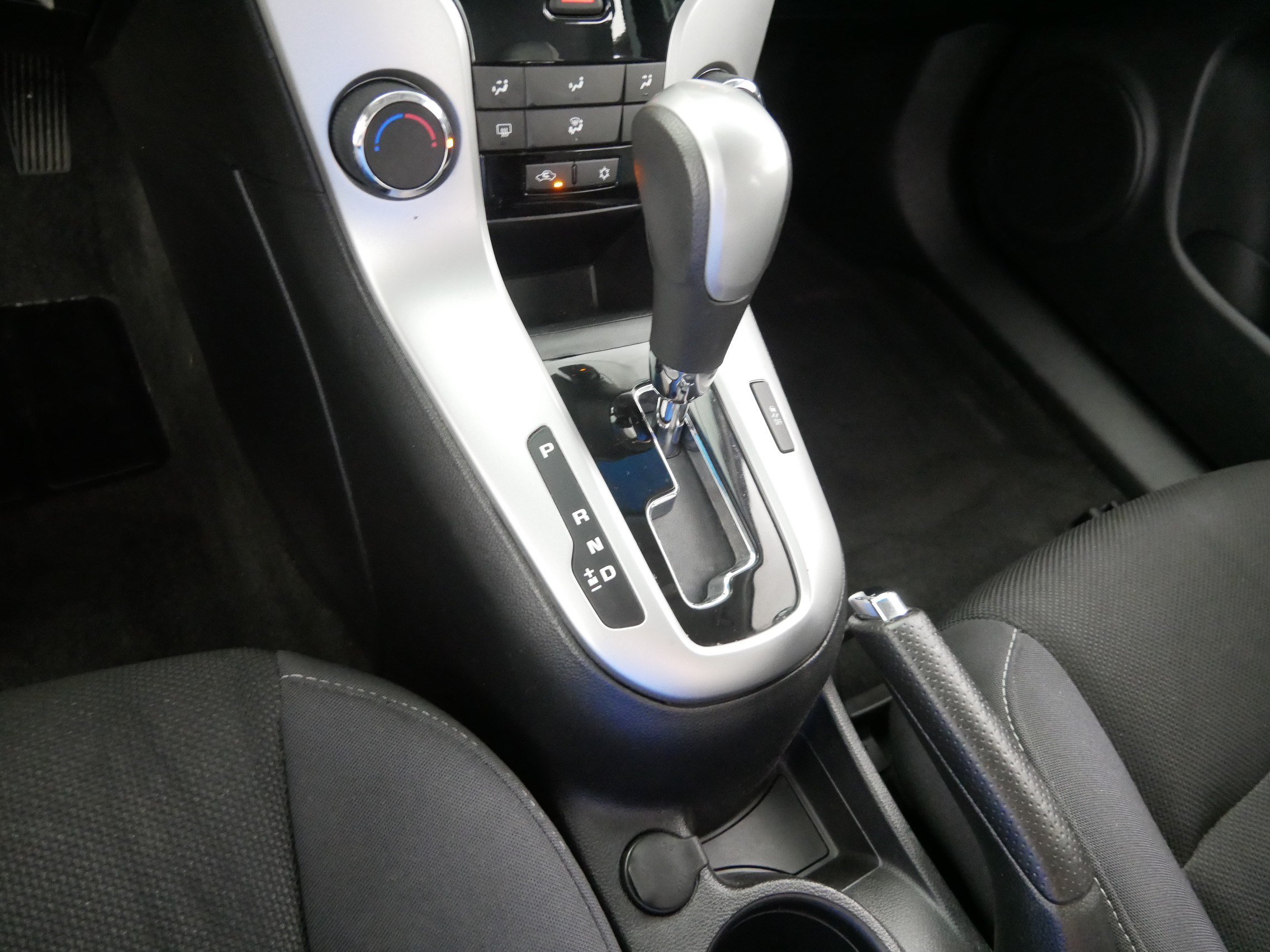 Used 2015 Chevrolet Cruze LT FWD image 24