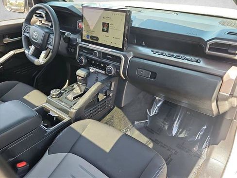 Certified 2024 Toyota Tacoma TRD Off-Road w/ TRD Off Road Upgrade Package AWD/4WD image 28