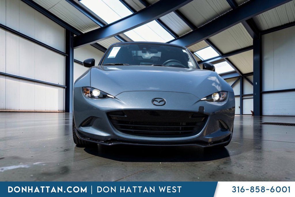 Used 2021 MAZDA MX-5 Miata Club RWD image 18