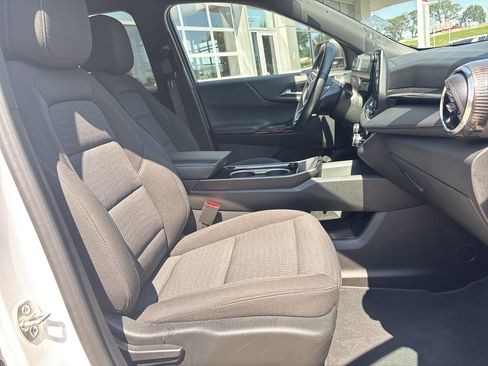 Used 2025 Chevrolet Equinox LT AWD/4WD image 28