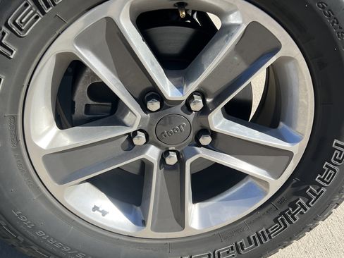 Used 2022 Jeep Wrangler Unlimited Sahara w/ LED Lighting Group image 12